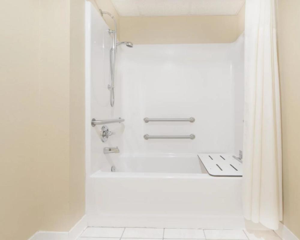 фото Days Inn by Wyndham Ottumwa