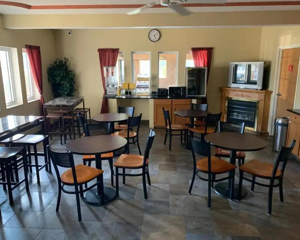 фото Days Inn by Wyndham Ottumwa