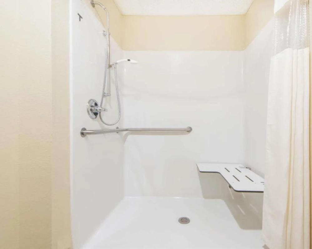 фото Days Inn by Wyndham Ottumwa