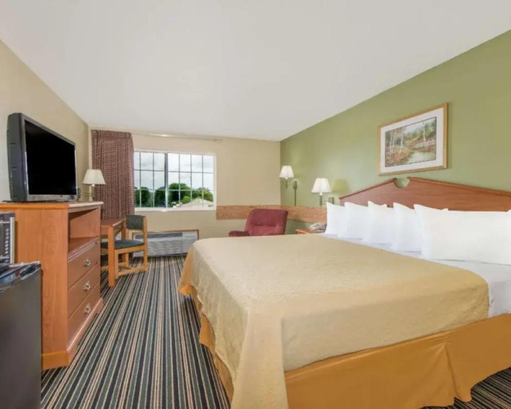 фото Days Inn by Wyndham Ottumwa