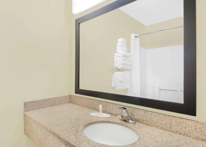 Super 8 by Wyndham Ottumwa