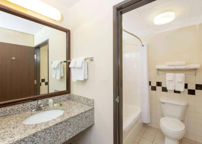 AmericInn by Wyndham Ottumwa