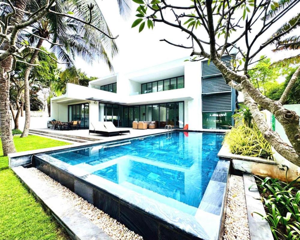 VILLA 5 BED ROOMS SANCTUARY HỒ TRÀM ll Private Beach ll BBQ