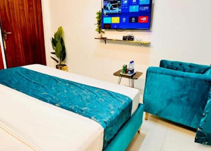 Lahore Guest House 4'9