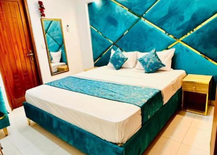 Lahore Guest House 4'9