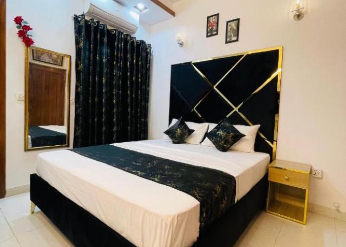 Lahore Guest House 4'9