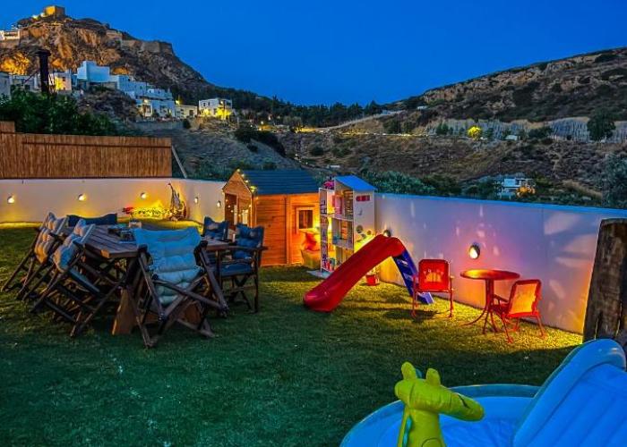 Apademia Skyros Luxury Residences