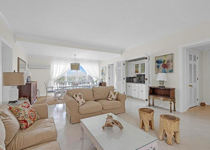 Wave Song - Stunning apartment on beach with pool