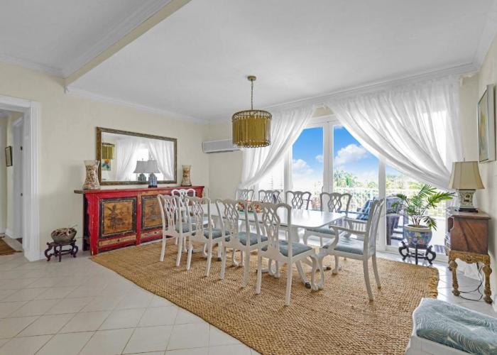 Wave Song - Stunning apartment on beach with pool