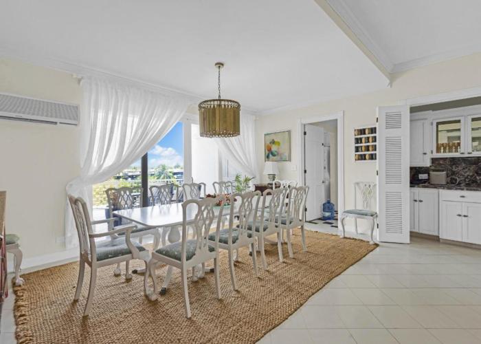Wave Song - Stunning apartment on beach with pool