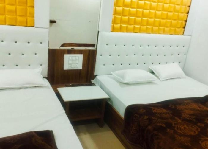 Hotel ECOSIA Private Room's And Restaurants
