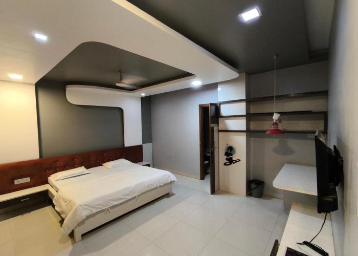 Hotel ECOSIA Private Room's And Restaurants