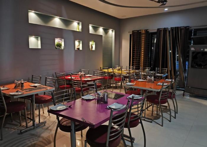 Hotel ECOSIA Private Room's And Restaurants