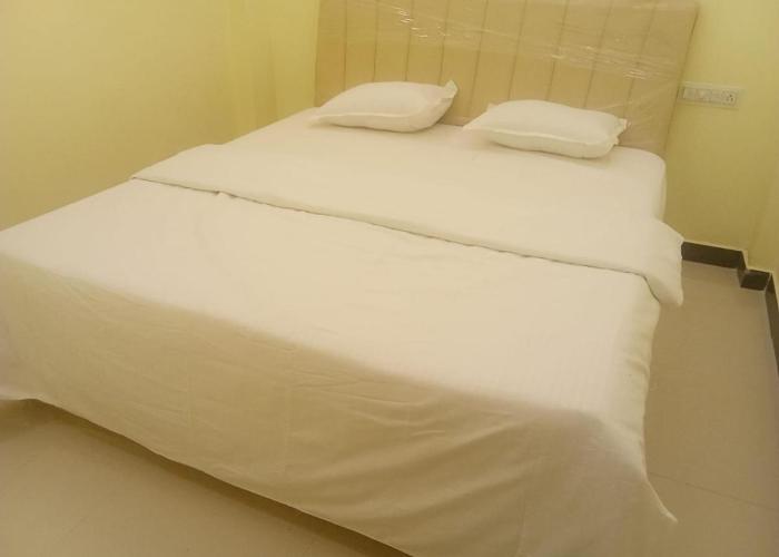 Hotel ECOSIA Private Room's And Restaurants