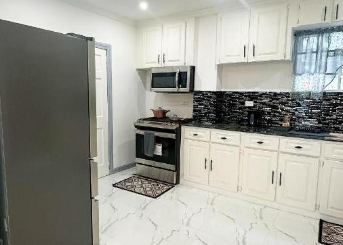 Luxurious 2 Bedroom Apartment- Georgetown