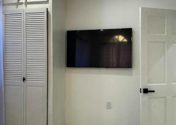 Luxurious 2 Bedroom Apartment- Georgetown