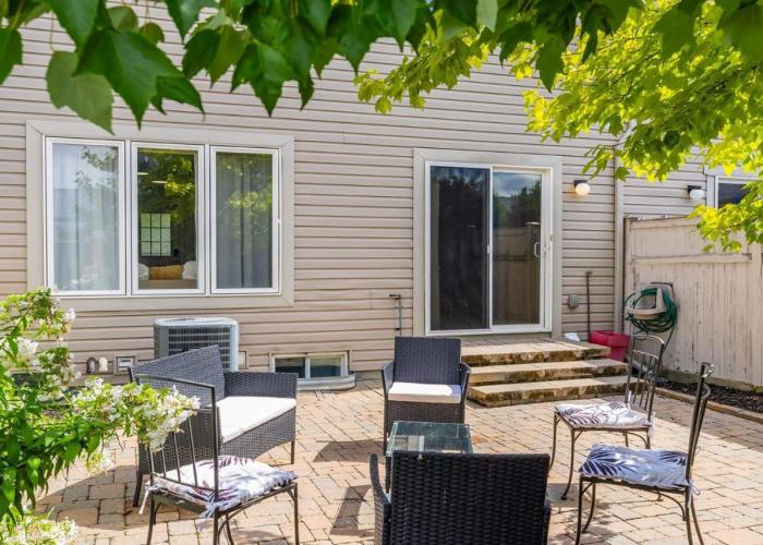 Cozy Modern 4BR Home with Sunny Patio