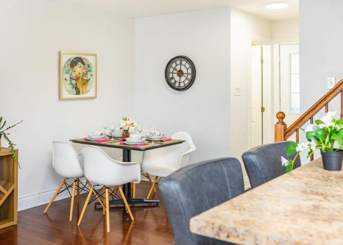 Cozy Modern 4BR Home with Sunny Patio