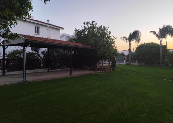 3-Bedroom House Near the Beach