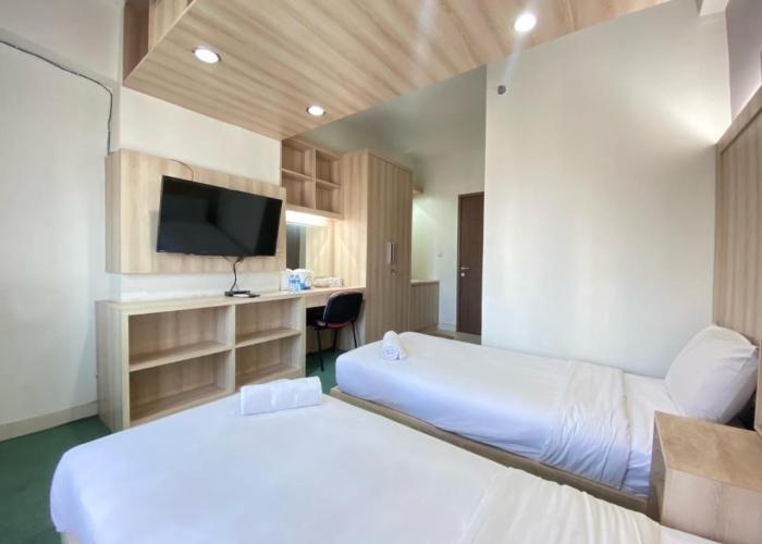 Beauty Studio No Kitchen at Easton Park Residence Jatinangor Apartment By Travelio