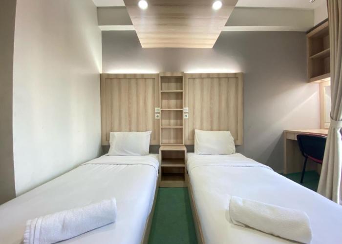 Beauty Studio No Kitchen at Easton Park Residence Jatinangor Apartment By Travelio