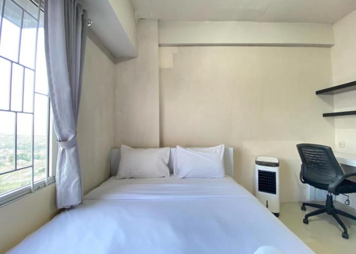 Cozy 2BR Apartment at Pinewood Jatinangor By Travelio