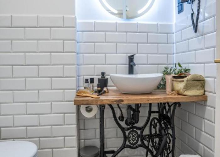 V62 studio apartments- in the Downtown