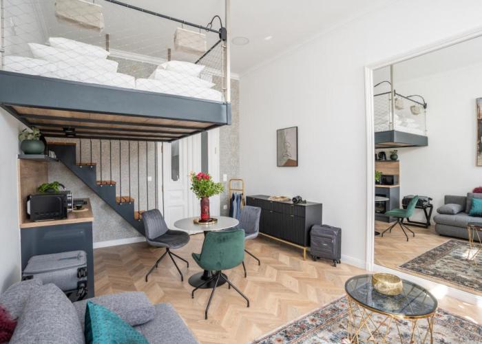 V62 studio apartments- in the Downtown