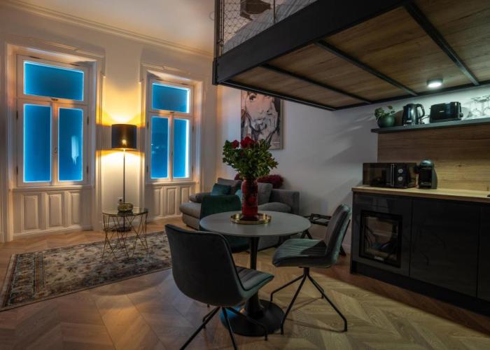 V62 studio apartments- in the Downtown