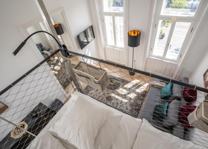V62 studio apartments- in the Downtown