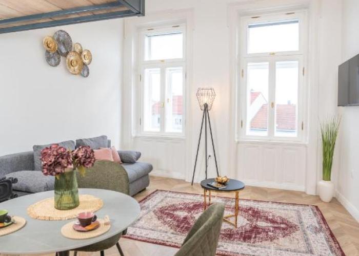 V62 studio apartments- in the Downtown