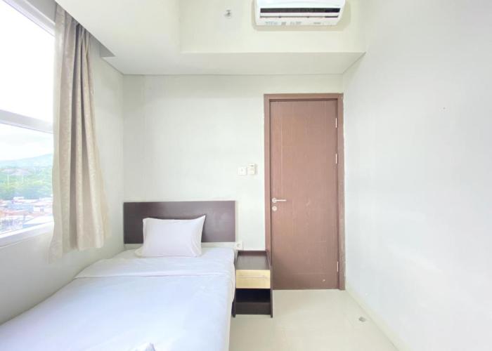 Deluxe and Cozy 2BR Apartment at Skyland City Jatinangor By Travelio
