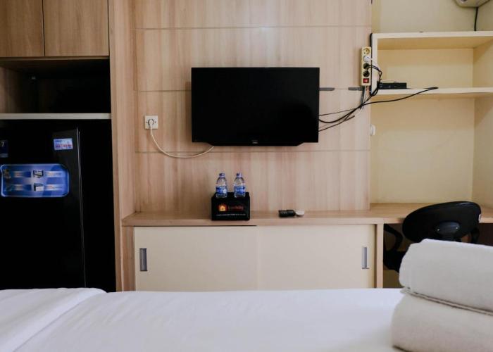 Good Deal Studio Room at Easton Park Residence Jatinangor Apartment By Travelio