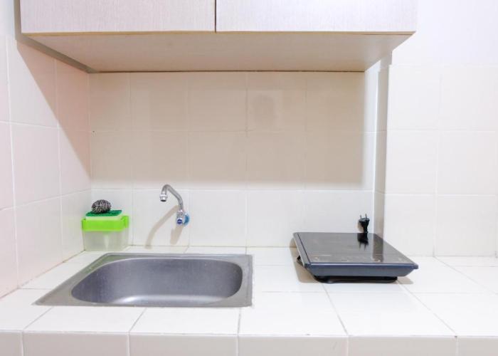Great Deal Studio at Pinewood Apartment By Travelio
