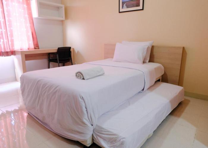 Great Deal Studio at Pinewood Apartment By Travelio