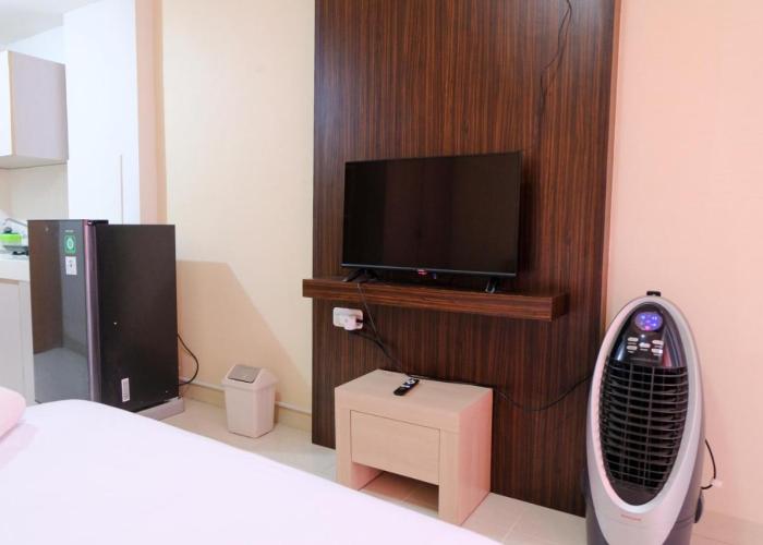 Great Deal Studio at Pinewood Apartment By Travelio