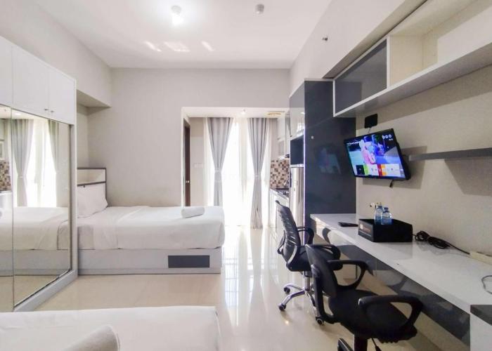 Strategic and Comfy Studio at Skyland City Jatinangor Apartment By Travelio