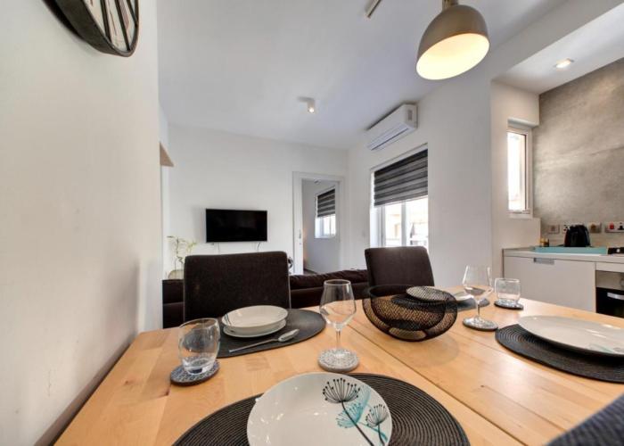 Modern Sliema apartment near sea