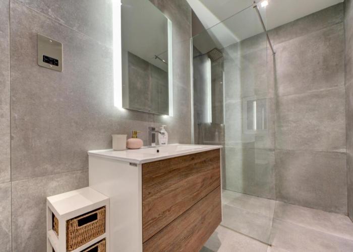 Modern Sliema apartment near sea
