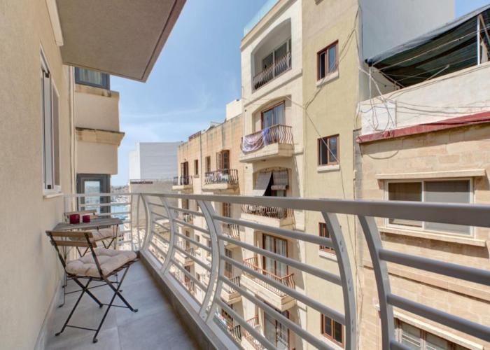 Modern Sliema apartment near sea