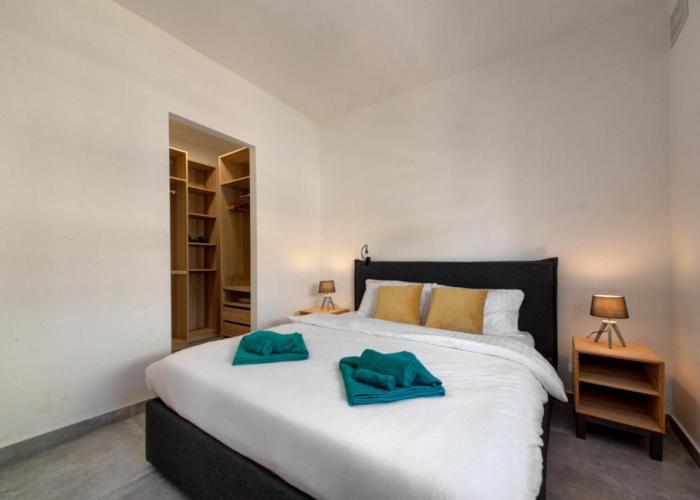 Modern Sliema apartment near sea