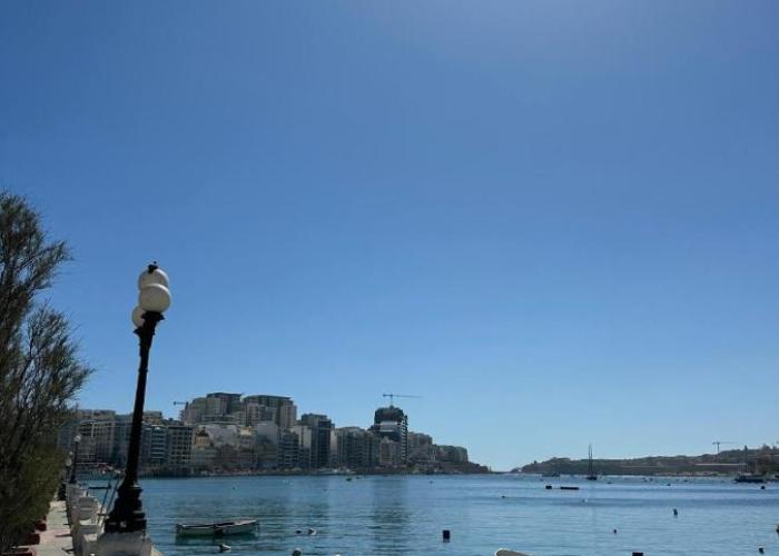 Modern Sliema apartment near sea