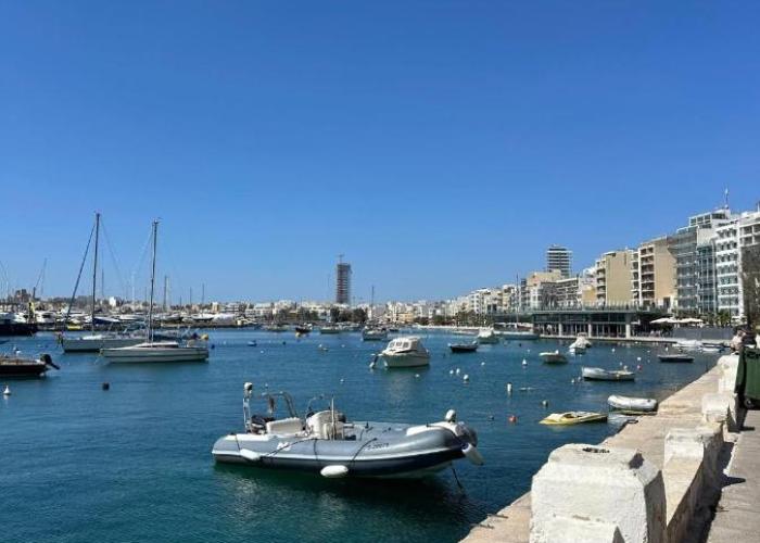 Modern Sliema apartment near sea