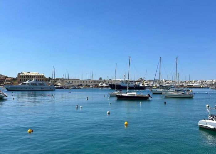 Modern Sliema apartment near sea