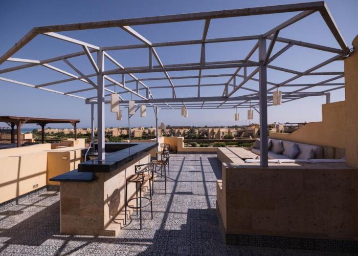 4BRs Beachside with Penthouse and stunning Seaview l EINBAY