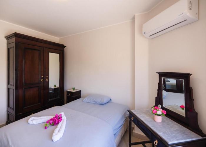 4BRs Beachside with Penthouse and stunning Seaview l EINBAY