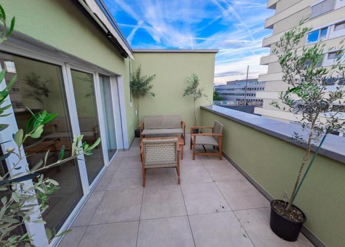 UP&GREAT Apartments - Chic Urban Homes