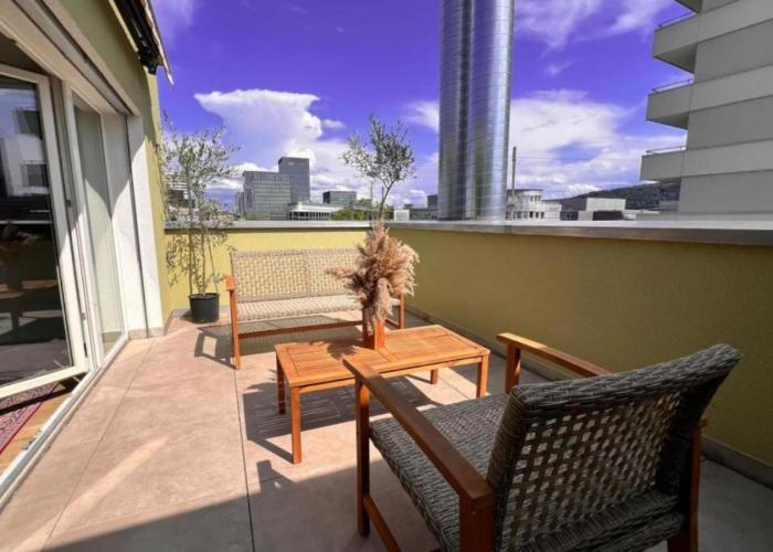 UP&GREAT Apartments - Chic Urban Homes