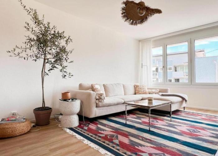UP&GREAT Apartments - Chic Urban Homes
