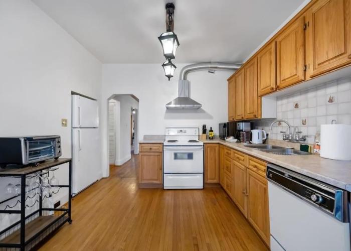 Picturesque & Serene Gem in Port Credit - Steps to Lake - Backyard